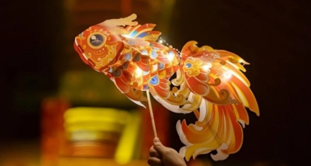 灯火阑珊处的千年情缘：元宵节，中国人的浪漫底色